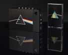 La caja de coleccionista «We Are Rewind x Pink Floyd» incluye un reproductor de casetes de edición limitada y la reedición con motivo del 50.º aniversario de *The Dark Side of the Moon*.
