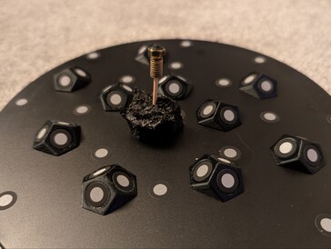 Boquilla rota sobre plato giratorio con marcadores