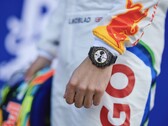 El reloj Tudor Black Bay Chrono Carbon 26 presenta una resistencia al agua de 200 m (660 pies)
