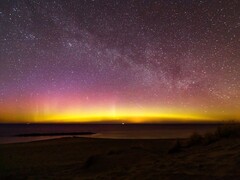 Una imagen que muestra auroras boreales. (Fuente de la imagen: lasseholsthansen - Pixabay)