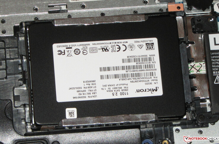 Lenovo ha equipado el IdeaPad 330-15IKB con una unidad SSD de 2,5 pulgadas.