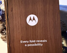 Motorola parece tener un nuevo pliegue esperando entre bastidores. (Fuente de la imagen: Alex Maxham)