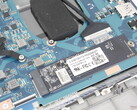 La SSD y la CPU tienen una refrigeración limitada probablemente debido al escaso peso objetivo del portátil Dynabook (Fuente de la imagen: Notebookcheck)