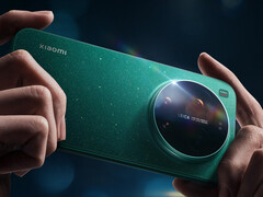 El Xiaomi 17 Ultra en uno de sus colores de lanzamiento mundial.