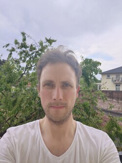La calidad selfie del Xperia 1 V es decepcionante para un smartphone premium.