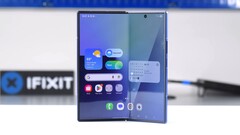el desmontaje de iFixit indica que el Samsung Galaxy Z Fold 7 es muy difícil de reparar. (Fuente de la imagen: iFixit)