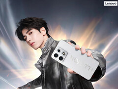 El teléfono para juegos 2026 Legion Y70 contará con el Snapdragon 8 Gen 5 no Elite. En la imagen: una foto promocional del smartphone en color blanco.