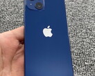 Un supuesto prototipo Apple de un iPhone 13 mini confirma los renders CAD que se han filtrado. (Fuente de la imagen: Weibo)