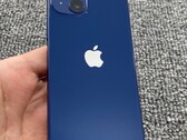 Un supuesto prototipo Apple de un iPhone 13 mini confirma los renders CAD que se han filtrado. (Fuente de la imagen: Weibo)