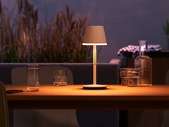La lámpara de mesa portátil Philips Hue Go tiene hasta 370 lúmenes de brillo. (Fuente de la imagen: Signify )