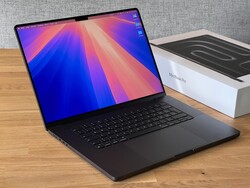 El MacBook Pro 16 2024 (M4 Pro SKU) es el mejor portátil para edición de fotos y vídeo que Notebookcheck conoce