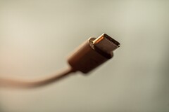 Apple podría abandonar finalmente Lightning en favor de USB-C con los iPhones del próximo año. (Fuente: Marcus Urbenz en Unsplash)