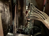 Primer plano del ordenador para videojuegos que fue fotografiado.