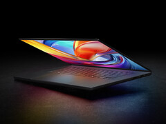 Asus ha incorporado un trackpad háptico y un teclado con un recorrido de teclas de 1,7 mm.