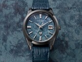 El modelo Eco-Drive 30 Aniversario de Citizen (en la imagen) tiene un motivo en forma de nube en la esfera de papel washi azul. (Fuente de la imagen: Citizen)