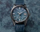 El modelo Eco-Drive 30 Aniversario de Citizen (en la imagen) tiene un motivo en forma de nube en la esfera de papel washi azul. (Fuente de la imagen: Citizen)