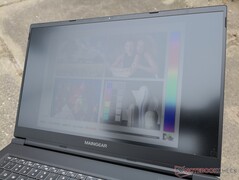 Al aire libre en un brillante día nublado