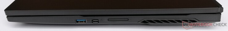 Lado derecho: 1x USB 3.2 Gen 2 Tipo-A, 1x Mini DisplayPort 1.4, lector de tarjetas SD