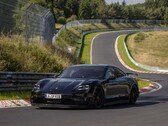 El prototipo del Porsche Taycan visto en el circuito de Nürburgring (Fuente de la imagen: Porsche)