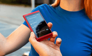 El Vasco Translator Q1 admite una función manos libres para la traducción de voz en tiempo real (Fuente de la imagen: Vasco)