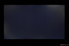 El sangrado o enturbiamiento de la retroiluminación es muy notable en nuestra unidad de prueba Gram Book 15