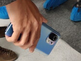 Otra foto, aunque bastante escenificada, de la Xiaomi Mi 11. (Fuente de la imagen: Mobiletelefon.ru)