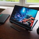 Recenzja laptopa Lenovo Yoga 7 2 w 1 14AKP10: Zen 5 wymierzony w Intela