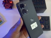 El OnePlus Nord 2T por detrás. (Fuente de la imagen: Sahil Karoul)