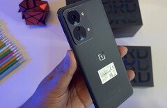 El OnePlus Nord 2T por detrás. (Fuente de la imagen: Sahil Karoul)