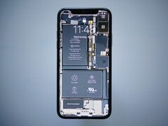 Como los iPhone no son transparentes, iOS 15.2 introducirá una nueva función que permitirá a los usuarios comprobar el historial de reparaciones de su dispositivo (Imagen: Frankie)