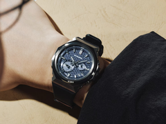 El Casio G-Steel GST-B1000D-2A con esfera azul, que se muestra en la imagen, ya está disponible en EE. UU.