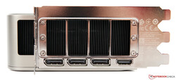 Las conexiones externas de la Nvidia GeForce RTX 3090 FE