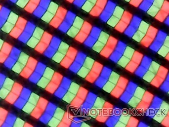 Subpíxeles RGB nítidos con capa de pantalla táctil