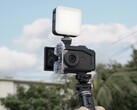 SmallRig convierte la Canon PowerShot V10 en un pequeño y potente dispositivo de vlogging. (Fuente de la imagen: SmallRig)