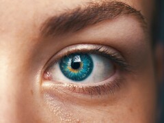 Una imagen en primer plano que muestra un ojo humano