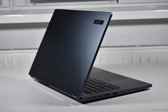 La respuesta de Acer a los portátiles profesionales de Dell, Lenovo y HP: TravelMate P4. (Fuente de la imagen: Benjamin Herzig/Notebookcheck)