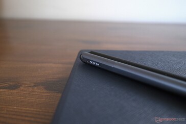 El lápiz del Note E resulta algo más cómodo de sujetar que el del Ink.