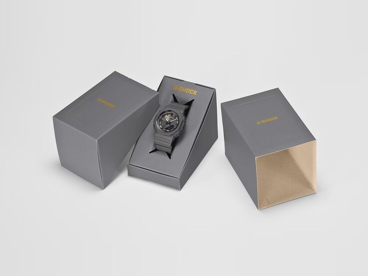 Paquete G-Shock GMA-P2126W-8A 