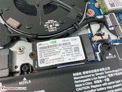 Ambas unidades SSD (M.2-2242 y M.2-2280) pueden ser reemplazadas.