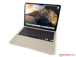 Apple Revisión del MacBook Air M2. Unidad de prueba proporcionada por Apple Alemania.