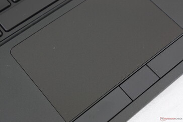 El touchpad es más suave que en la mayoría de los otros portátiles con teclas de ratón silenciosas
