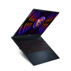 El MSI Stealth 16 Studio cuenta con un teclado SteelSeries y una webcam 1080p, entre otras características. (Fuente de la imagen: MSI)