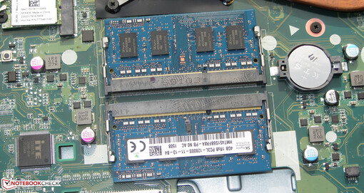 Una de las razones del aumento de los precios es la memoria RAM, como se puede ver aquí en el Acer Aspire E5.