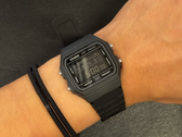 El Casio F-B100W-1BJF (en la imagen) en una muñeca.
