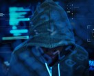 Una figura encapuchada que representa la amenaza cibercriminal detrás de la violación de datos de Carnival.