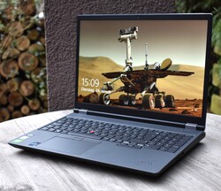 Revisado: Lenovo ThinkPad P16 G1, suministrado por Lenovo.