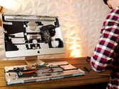 Miani destripó un viejo iMac y sustituyó su interior por un Mac Mini M1. (Fuente de la imagen: Luke Miani)