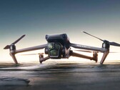 El Mavic 3 Pro ya se puede pedir en varios mercados. (Fuente de la imagen: DJI)