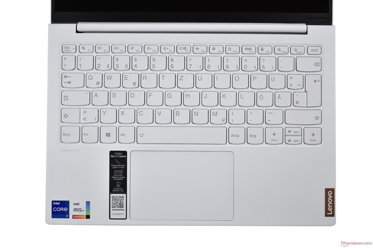 Lenovo Yoga Slim 7i Carbon: Área del teclado