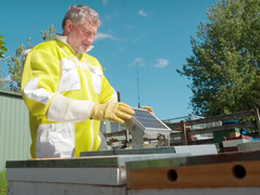 Monitorización remota de colmenas a través de la conexión IoT Starlink. (Fuente de la imagen: OneNZ/YT)